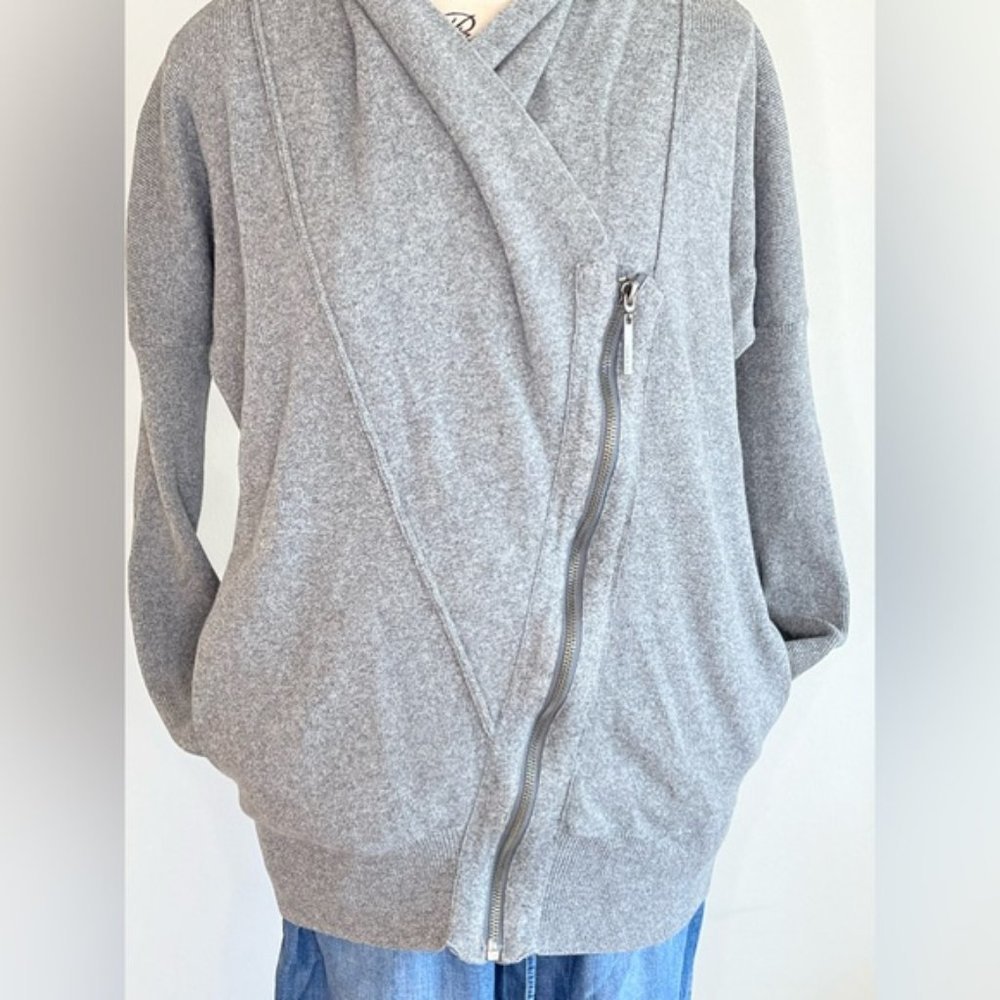 Monk & Lou diagonal zip sweater, size medium (0120)